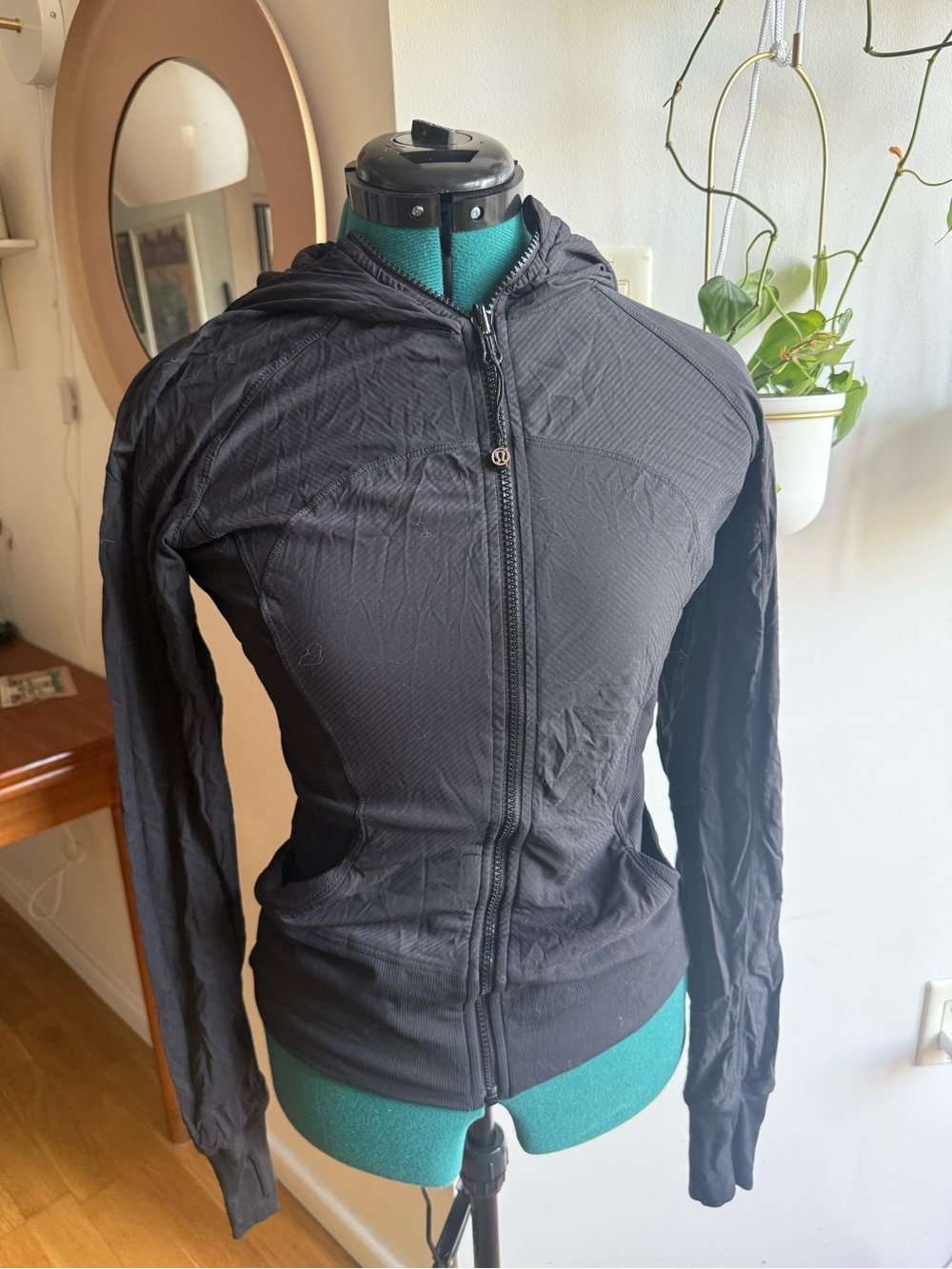 Vintage reversible lululemon Women's Black Hooded Lightweight Jacket